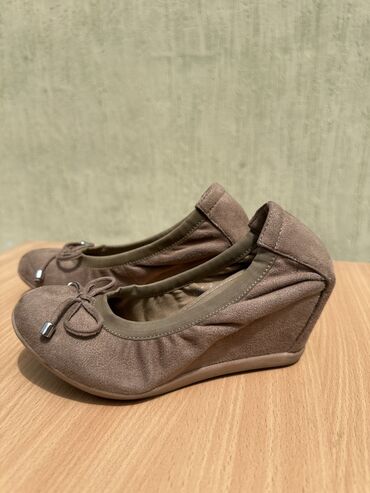 обувь puma: Туфли 35, цвет - Бежевый