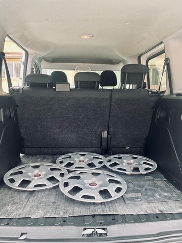 Fiat: Fiat Doblo: 1.4 l | 2016 il 160000 km Van/Minivan — 12