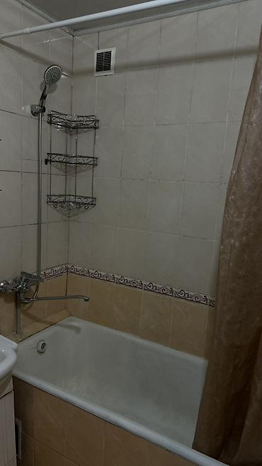 Продажа квартир: 3 комнаты, 53 м², Дордой Плаза ТРЦ 104 серия, 4 этаж, Косметический ремонт — 3