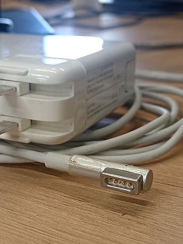 Ноутбуки и аксессуары: MacBook Air (11 və 13 düym): 2008 – 2011-ci il modelləri MacBook Pro — 3