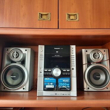 sədərək ticarət mərkəzi soyuducular: Musiqi mərkəzi Panasonic. 5 disk 2 kaset yeri var. Mikrofon və səs