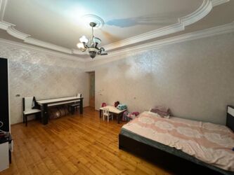 Həyət evləri və villaların satışı: Qaraçuxur qəs. 5 otaqlı, 130 kv. m, Kredit var, Orta təmir — 22