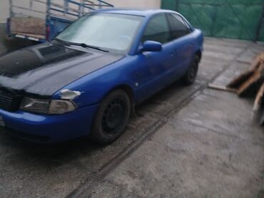 Audi A4: 1995 г., 1.8 л, Механика, Бензин, Седан