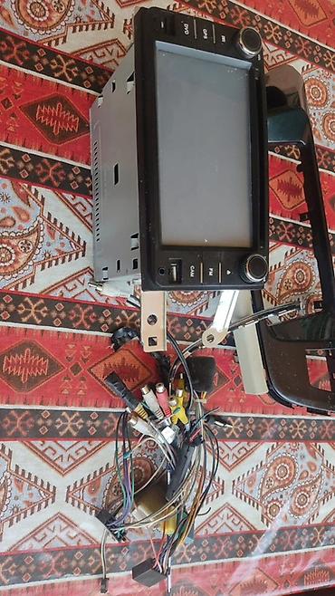 Avtomobil multimedia/radio başlıq qurğusu - 2DIN ölçülü ön panel və