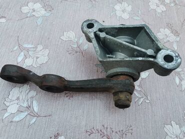 Auto delovi: Nosač spona Lada 7 Riva br. 1 i 2. Polovno, očuvano, sa ležajevima — 11
