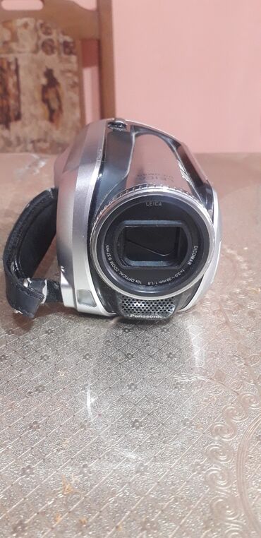 Video kamere: Panasonic videokamera srebrne boje sa Leica Dicomar objektivom — 7