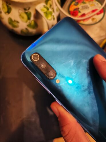 mi telefon: Xiaomi Mi 9, 256 GB, rəng - Göy, 
 Simsiz şarj