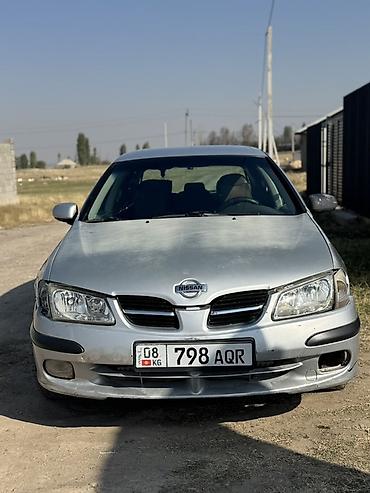 2 8: Nissan Almera: 2001 г., Хэтчбэк — 1