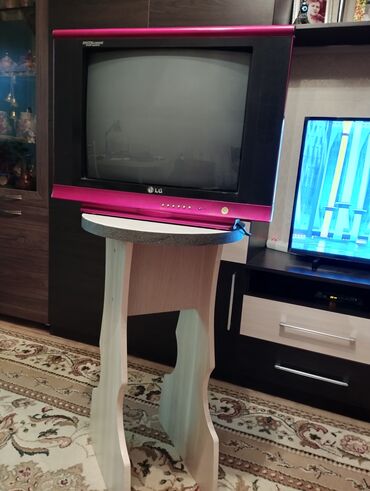 lg q6 цена в бишкеке: TV LG работает отлично, от ресивера от антены+ новый столик=