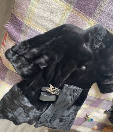 хеликс оригинал цена в бишкеке: Шуба, Alexander McQueen, M, цвет - Черный