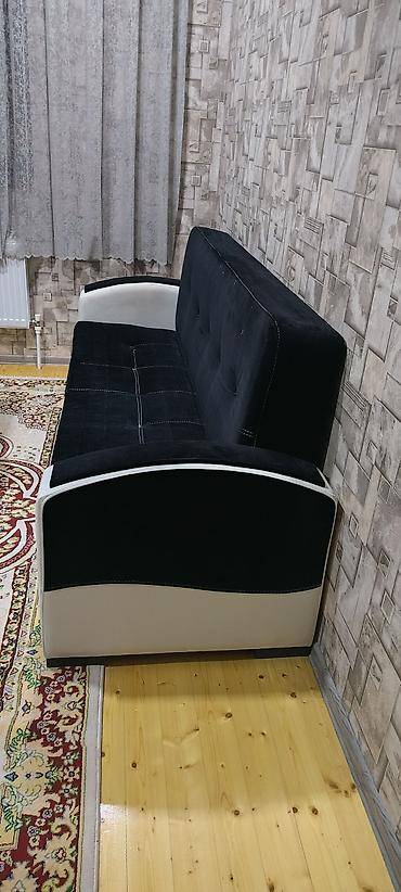 hamam kranti: - Məhsul: 3 nəfərlik divan (2 ədəd) - Dizayn: minimalist, düz xətli — 2