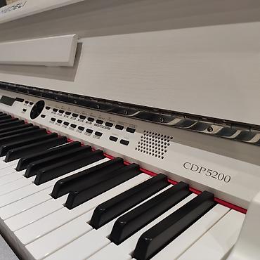 Musiqi alətləri: Elektro piano Medeli CDP 5200 WH Polifoniya:128 Klaviçlər:88 — 4