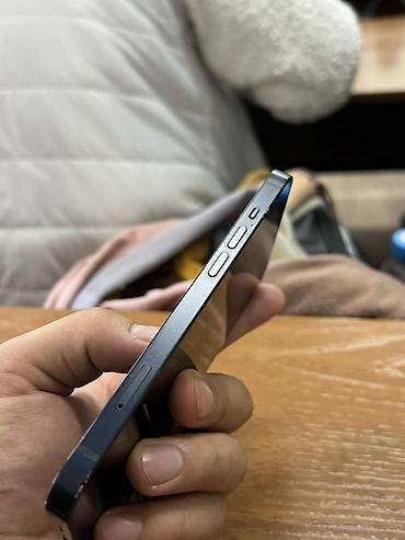 Apple iPhone: IPhone 13, Б/у, 128 ГБ, Midnight, Кабель, 81 % — 3