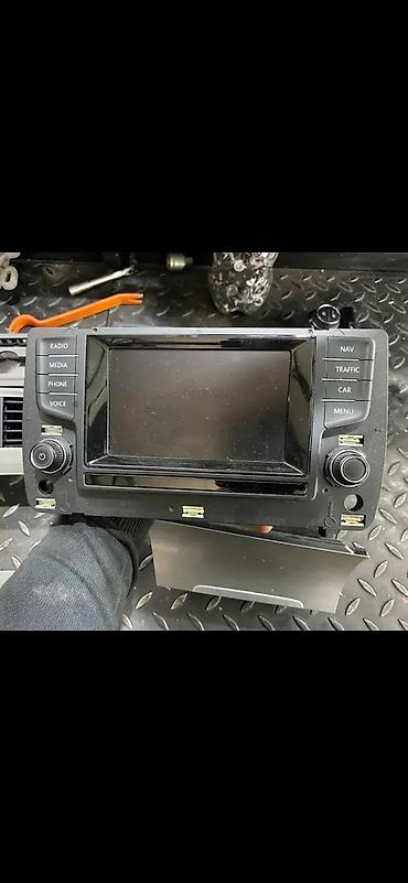 akumulator: GOLF 7 PANELA NAVIGACIJE EKRAN MMI 5G0919605D | Audi vw delovi — 4