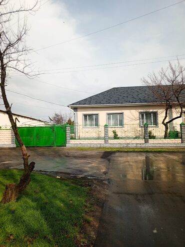 продам дом киргизия 1: 105 м², 4 комнаты, Свежий ремонт С мебелью, Кухонная мебель