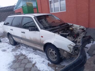 Volkswagen: Volkswagen Passat Variant: 1992 г., 1.8 л, Механика, Бензин