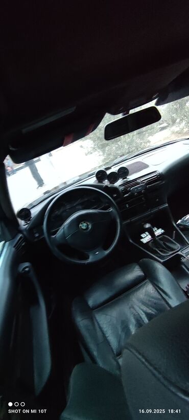 BMW: BMW 525: 2.5 l | 1995 il Sedan — 8