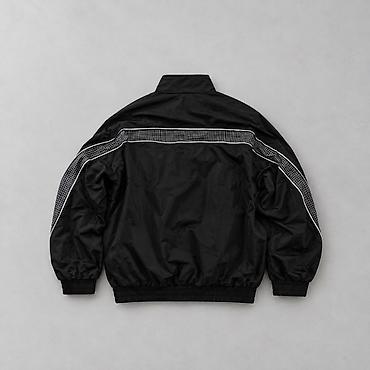 venu 4: Весенняя ветровка 🖤 Стильный свободный крой, интересные детали — 2