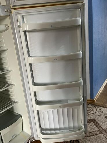 витринные холодильники бу бишкек: Продаю холодильник. 
б/у
Работает хорошо