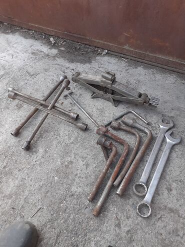 Другие детали кузова: Решётка гольф2 джетта 2, оригинал, цена 1000с дверные молнинг дж — 16