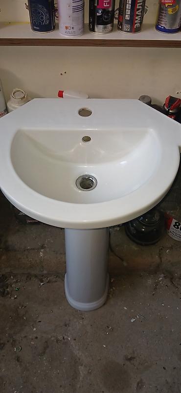 kapron borular: Ağ rəngli ayaqlı lavabo (piyedestal tip) - Material — 1