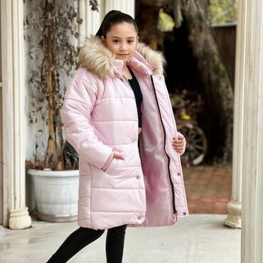 Ostale dečije stvari: 🧥✨ Očekujemo zimu sa stilom ✨❄️ Tople zimske jakne za devojčice od 5 — 5