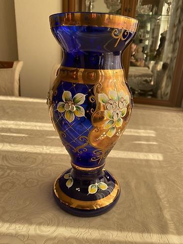 Vazalar: Bir vaza, Bogem şüşəsi — 1