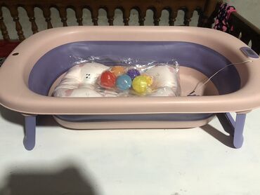 детские самокаты бу: Продаю ванночку новую в комплекте матрасик и игрушки