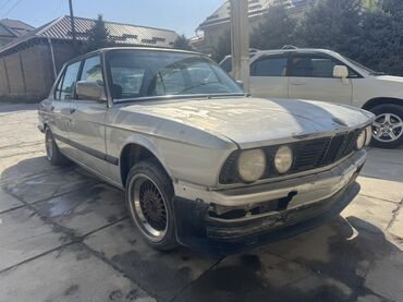 BMW: BMW 5 series: 1986 г., 2.5 л, Механика, Бензин, Седан