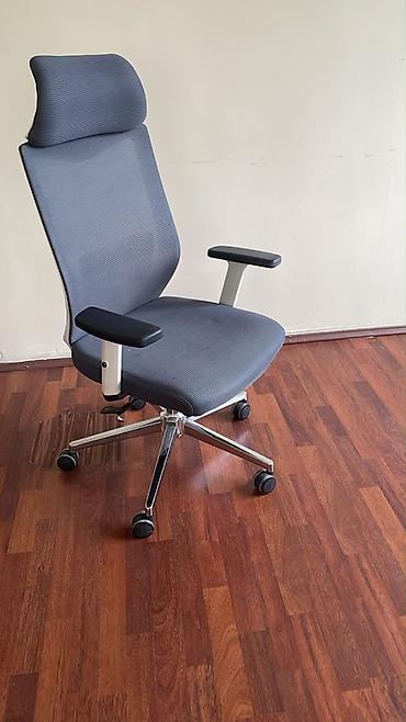 Ofis mebeli: Ofis mebel dəsti Tərkibi: - Böyük rəhbər masası – taxta (qoz rəng — 2