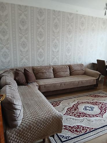 Divan və kreslo dəstləri: Künc divan dəsti ideal veziyyetdedir genisdir bazalidir açılandır 650 — 1