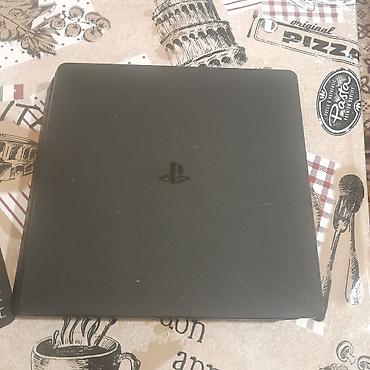 xbox one fat: Sony PlayStation 4 Slim oyun konsolu Paketə daxildir: - PS4 Slim — 2