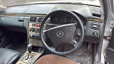 Mercedes-Benz E-Class: 1999 г., 2.4 л, Автомат, Бензин, Седан