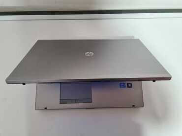 Laptop i Netbook računari: Intel Core i5, 4 GB OZU, 15.6 "