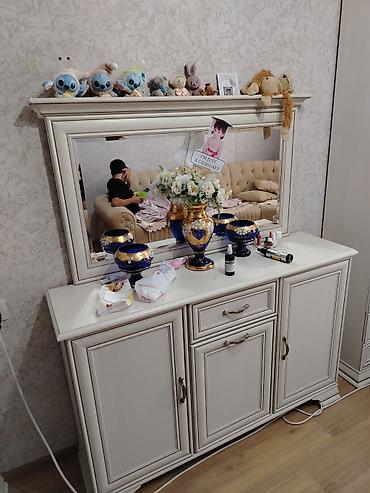 Гостиные гарнитуры: Klassik stildə salon/dəhliz üçün mebel dəsti Tərkibi: - 1 ədəd — 4