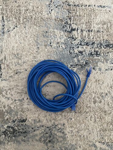 Кабели и адаптеры: Продаю интернет кабель 7метров