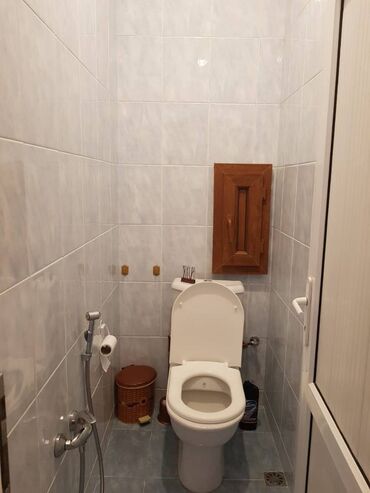 Uzunmüddətli kirayə mənzillər: Xətai metrosunun yaxınlığında 4 mertebeli binanın 4-cü mərtəbəsində — 10