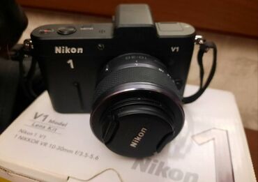 кухоные весы: Nikon 1 V1 с объективом NIKKOR VR 10-30mm f/3.5-5.6. Эта компактная
