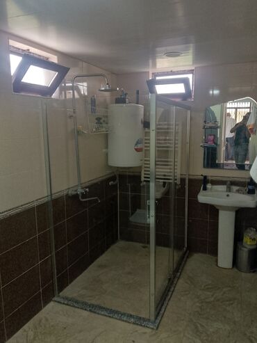 Аксессуары для ванной комнаты: Şüşə duş kabinəsi – sürüşkən qapılı, metal profilli - Ölçü: təxmini
