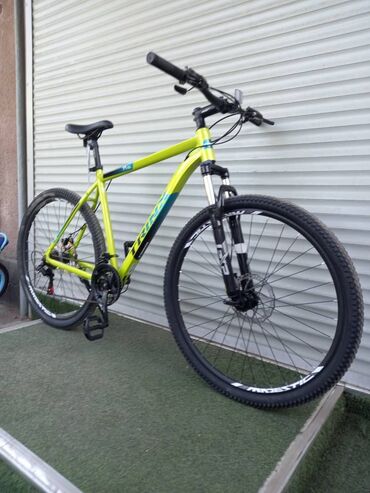 фитнес велик: Новый велосипед TRINX Модель:М 136 Размер колес 29 Размер рамы 21 Цвет