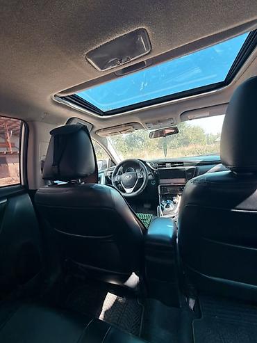 света диоты: Toyota Corolla: 2017 г., 1.8 л, Вариатор, Гибрид, Седан — 4