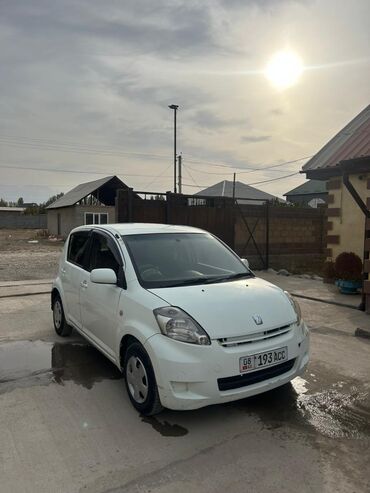 некси машина: Toyota Passo: 2004 г., 1.3 л, Автомат, Бензин, Хэтчбэк