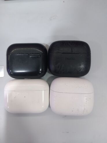 a class airpods: Airpods 4 eded hamsi yenidi alinib işlənməyib karopkaları yoxdu