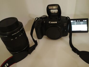 Canon EOS 800D rəqəmsal güzgülü kamerası, həm fotoqrafiya