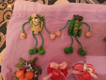 Другой декор и предметы интерьера: Продаю остатки товара,ракушка бусы,магнитики на холодильник,брошь — 15