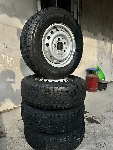Шиналар жана дисктер: Дөңгөлөктөр монтажда 225 / 70 / R 15, Кыш, Колдонулган, Комплект, Жүк ташуучу унаалар/Автобустар — 2