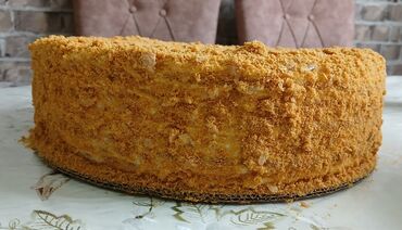 Sifarişlə hazır yeməklər: Ballı tort sifarişi götürülür. kiloqramla satılmır bir bütövünün
