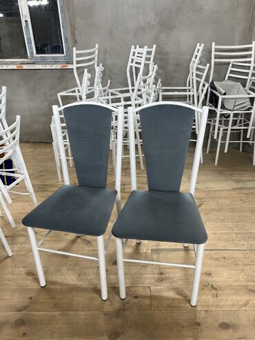 мебель из метала: Комплект стол и стулья Для кафе, ресторанов, Новый