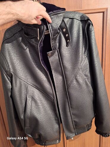 Köynəklər: Kurtka, Dəri, Qış, M