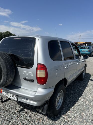 ска 5 нива: Chevrolet Niva: 2006 г., 1.7 л, Механика, Бензин, Внедорожник